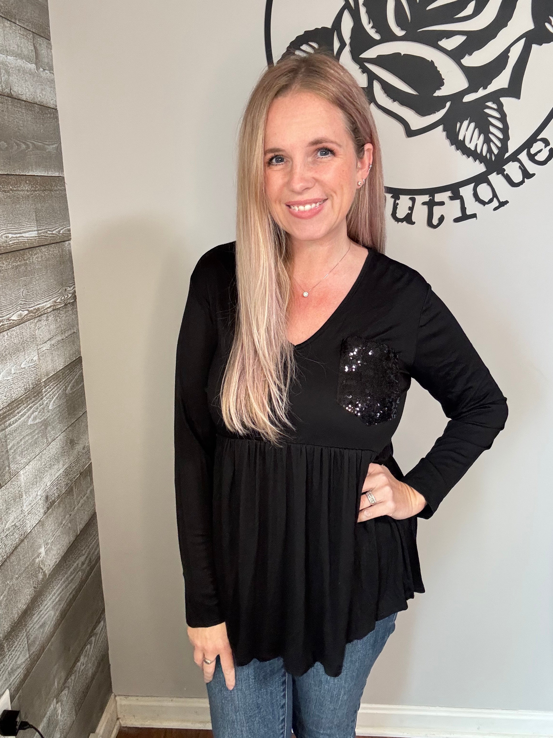 Black babydoll sequin pocket top. S