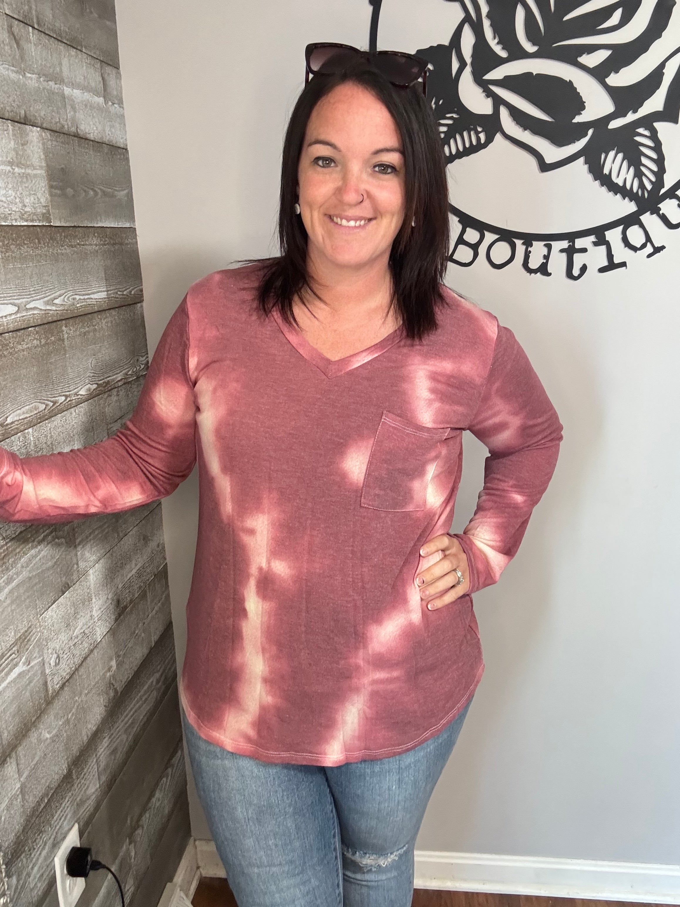 Burgundy tie dye v neck top. Xl/2x/3x
