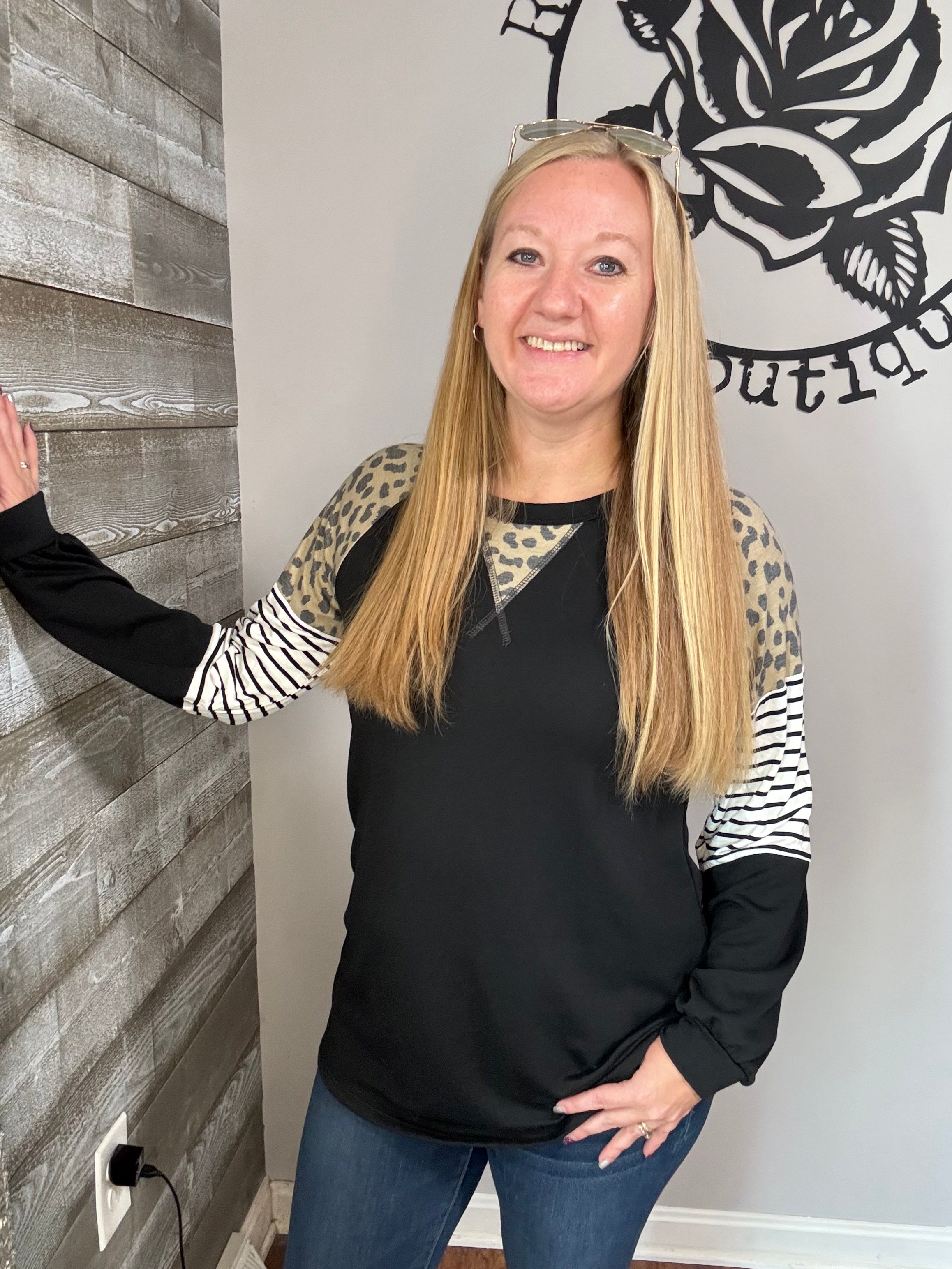 Leopard stripe color block sleeve top. S