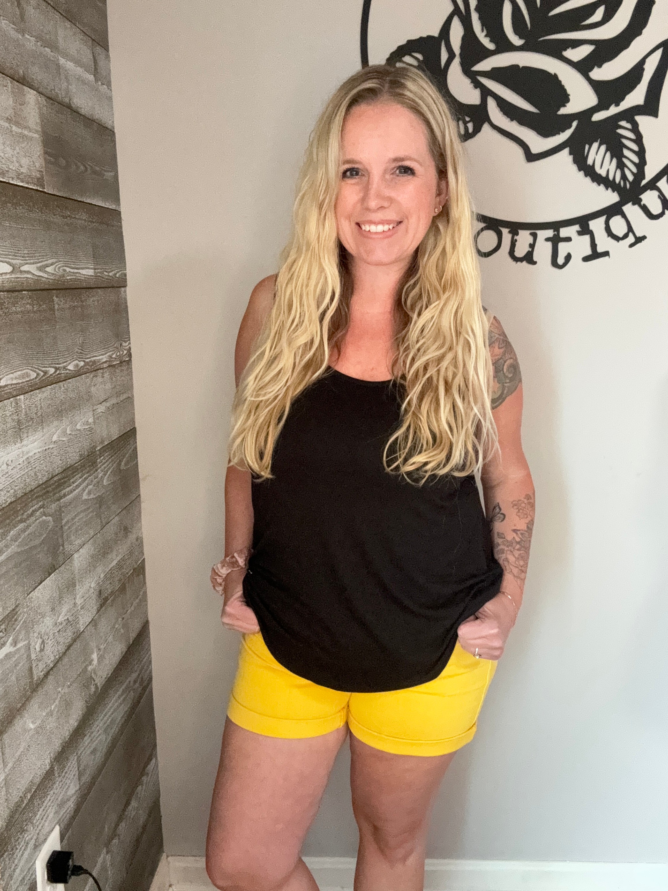 Jenna High Rise Control Top Cuffed Judy Blue Shorts in Yellow. L