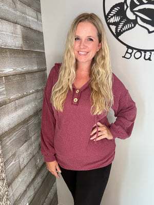 Burgundy hoodie top. S